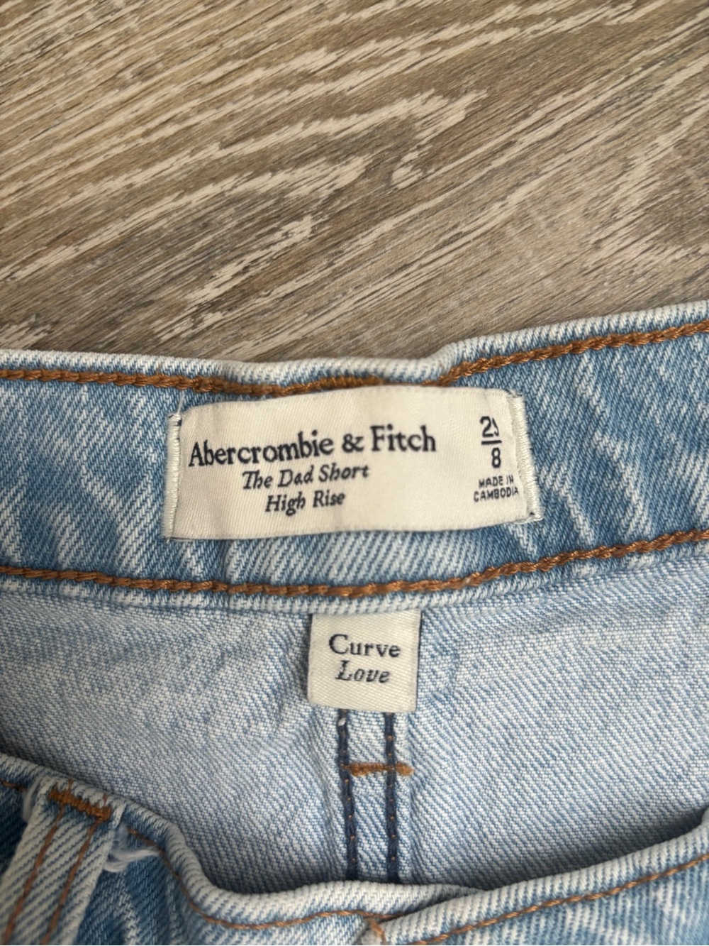 Abercrombie Curve Love High Rise Dad Short (Light Denim) Size 29/8 - Picture 3 of 4